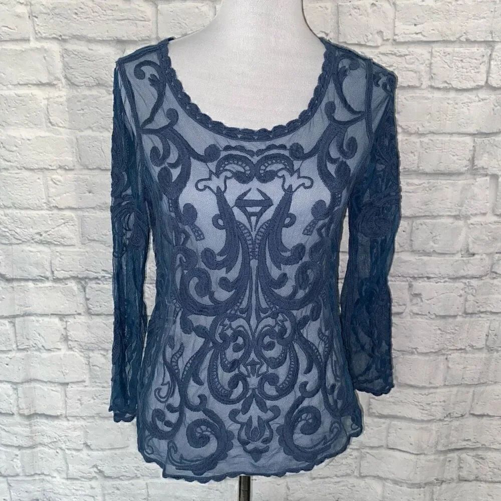 Express women S sheer lace scoopneck Longsleeve blouse w/scalloped edging blue